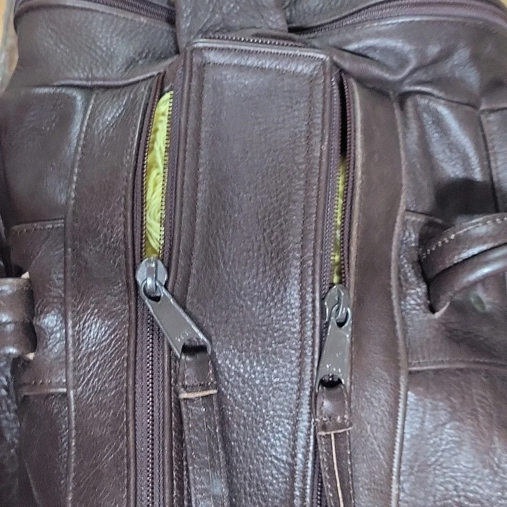 Vintage Gold Duck Leather Collection Duffel Bag EUC Fathers Day Great gift